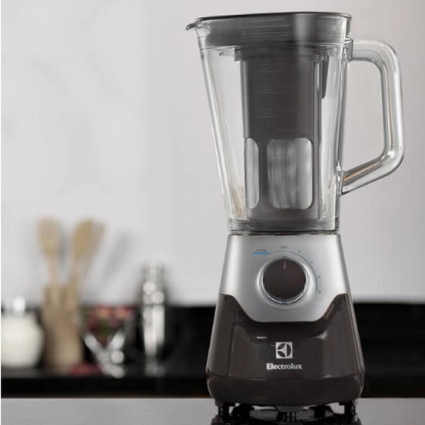 Licuadora best sale electrolux bee21